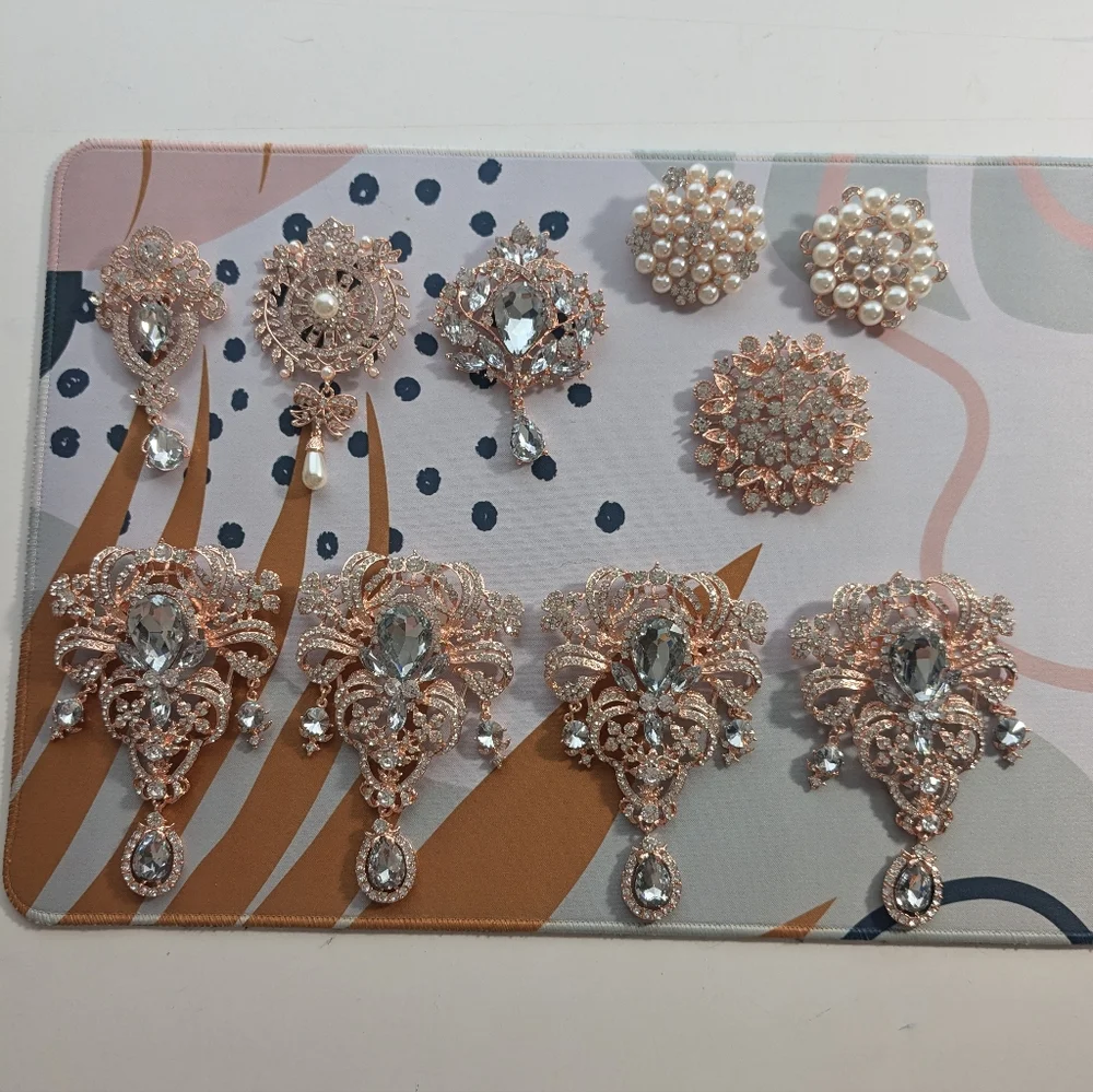 Set of 10 Brooches/Pins